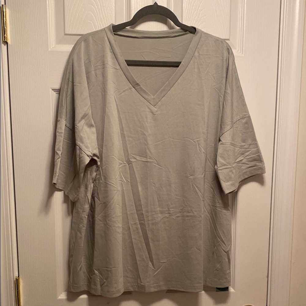 Remidoo V-Neck Women’s T-shirt…size XL